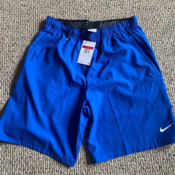 Nike shorts - Picture 1 of 3